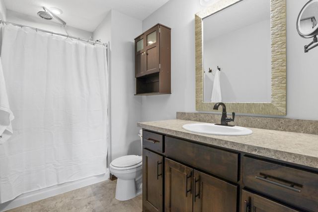 1024 Bellaire Boulevard NW, Isanti, MN 55040