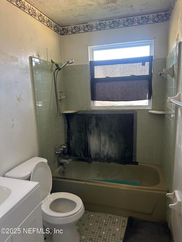 4544 MELVIN Circle W, Jacksonville, FL 32210