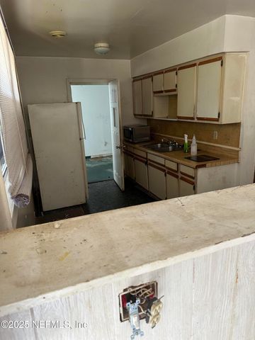 4544 MELVIN Circle W, Jacksonville, FL 32210