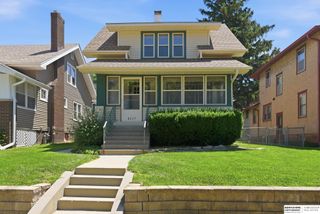 3017 S 32nd Street, Omaha, NE 68105