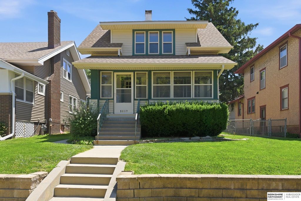 3017 S 32nd Street, Omaha, NE 68105