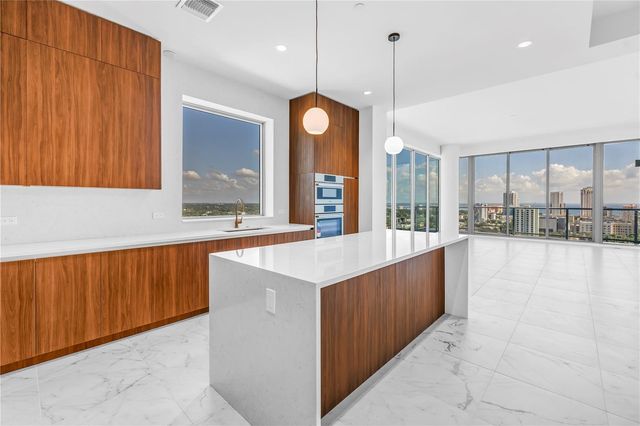 777 3RD AVENUE N 1703, St Petersburg, FL 33701