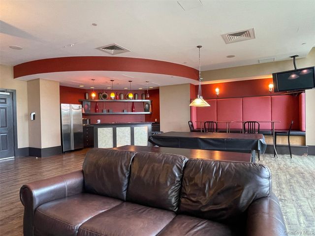 300 Mamaroneck Avenue 716, White Plains, NY 10605