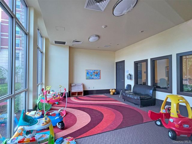 300 Mamaroneck Avenue 716, White Plains, NY 10605