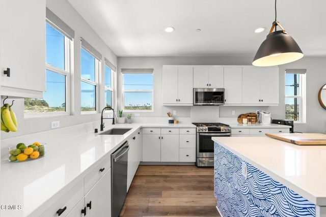 1087 Canal Street, Oxnard, CA 93035