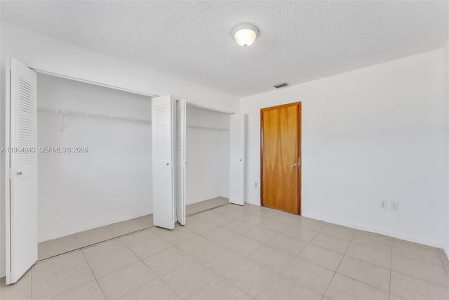240 W 68th St 207, Hialeah, FL 33014