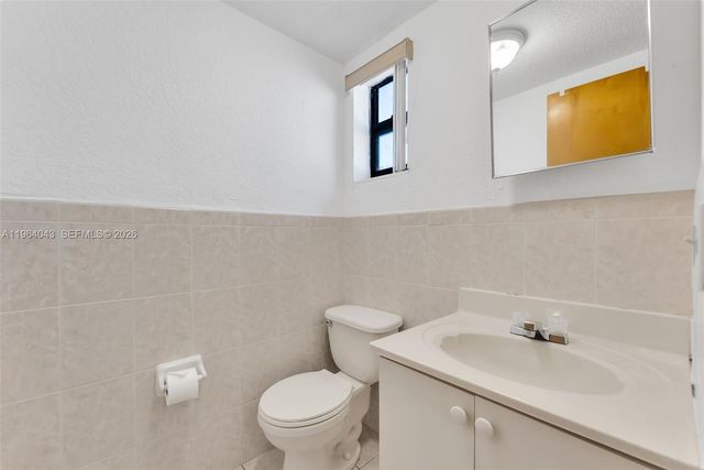 240 W 68th St 207, Hialeah, FL 33014