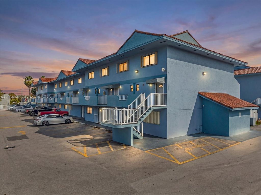 240 W 68th St 207, Hialeah, FL 33014