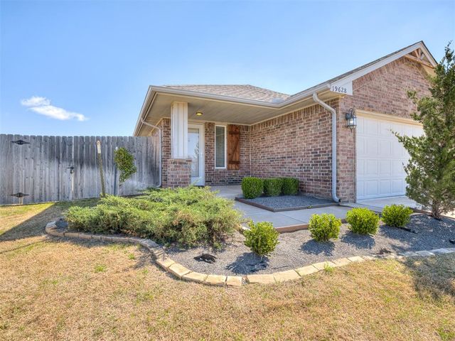 19628 Brookville Drive, Edmond, OK 73012