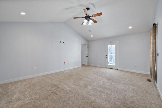 6603 Greenville Rd, Hopkinsville, KY 42240