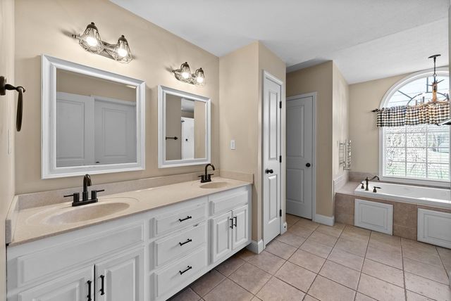 6603 Greenville Rd, Hopkinsville, KY 42240