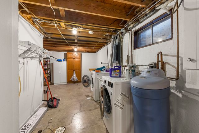 1620 Lucylle Avenue, St. Charles, IL 60174