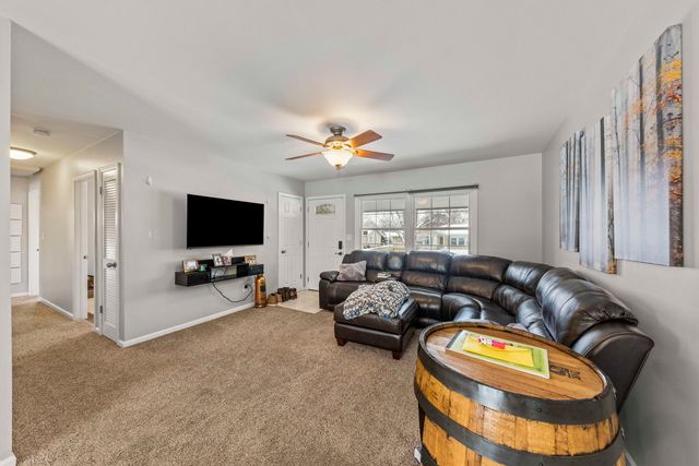 1620 Lucylle Avenue, St. Charles, IL 60174