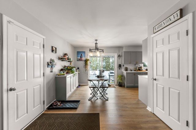 1620 Lucylle Avenue, St. Charles, IL 60174