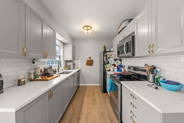 1620 Lucylle Avenue, St. Charles, IL 60174