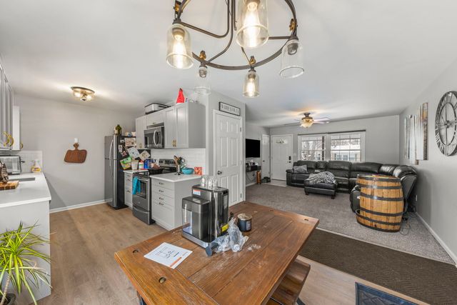 1620 Lucylle Avenue, St. Charles, IL 60174