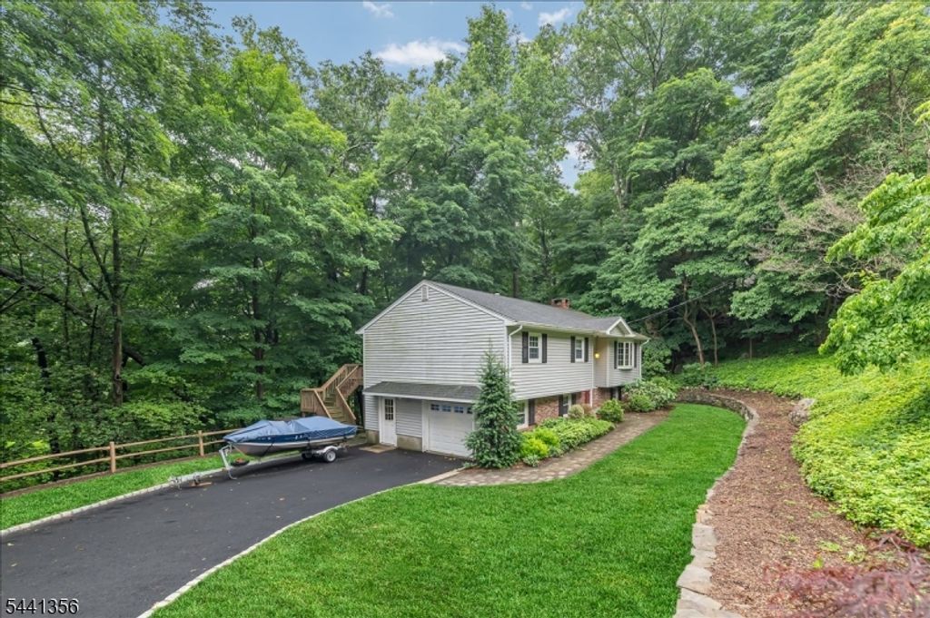 72 Smokey Ridge Rd, Ringwood Boro, NJ 07456 — photo 3