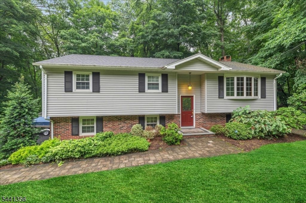 72 Smokey Ridge Rd, Ringwood Boro, NJ 07456 — photo 4