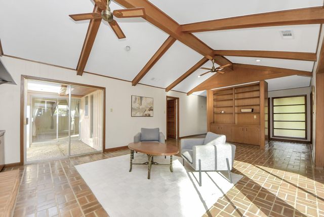 823 Timber Cove Drive, Seabrook, TX 77586