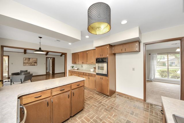 823 Timber Cove Drive, Seabrook, TX 77586