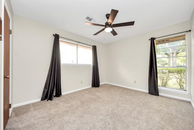 823 Timber Cove Drive, Seabrook, TX 77586