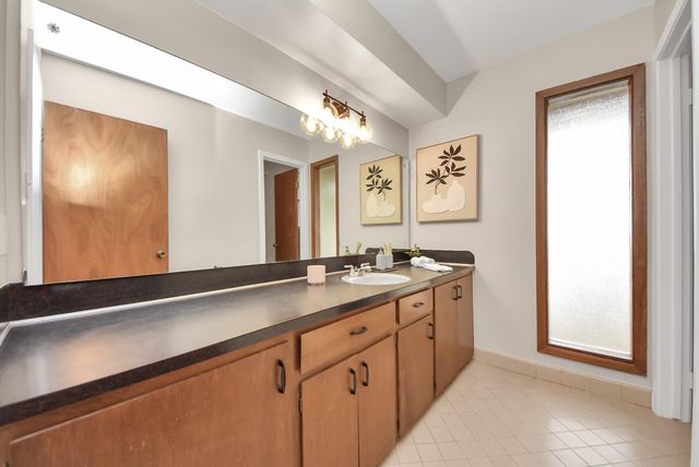 823 Timber Cove Drive, Seabrook, TX 77586