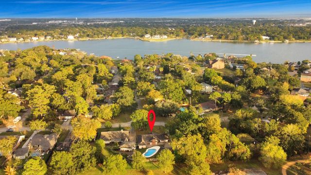 823 Timber Cove Drive, Seabrook, TX 77586