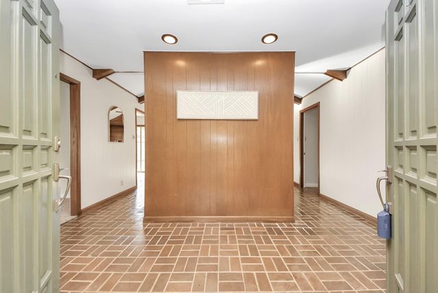 823 Timber Cove Drive, Seabrook, TX 77586