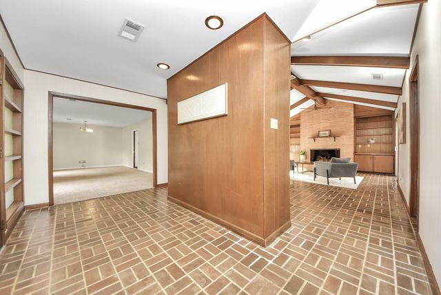 823 Timber Cove Drive, Seabrook, TX 77586