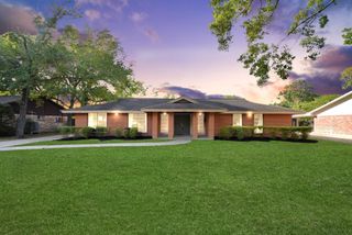 823 Timber Cove Drive, Seabrook, TX 77586