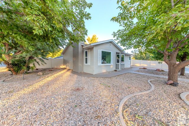 515 250, Ivins, UT 84738