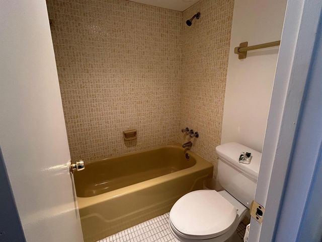 7877 Golf Circle Drive 211, Margate, FL 33063
