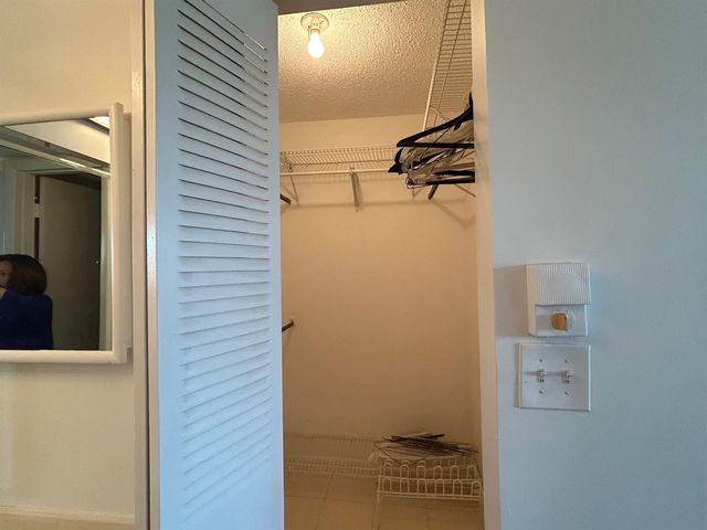 7877 Golf Circle Drive 211, Margate, FL 33063