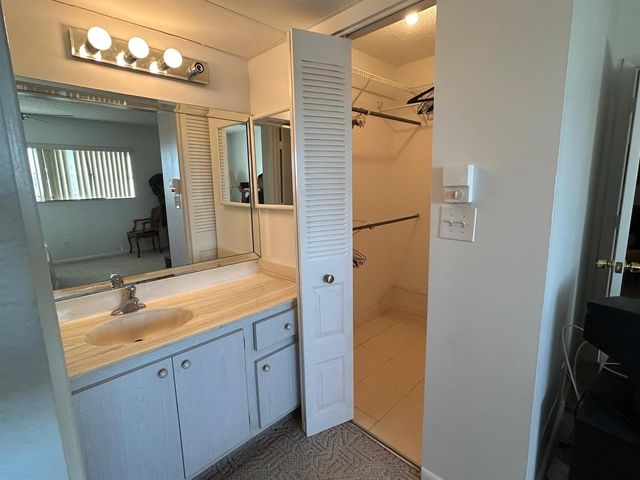 7877 Golf Circle Drive 211, Margate, FL 33063