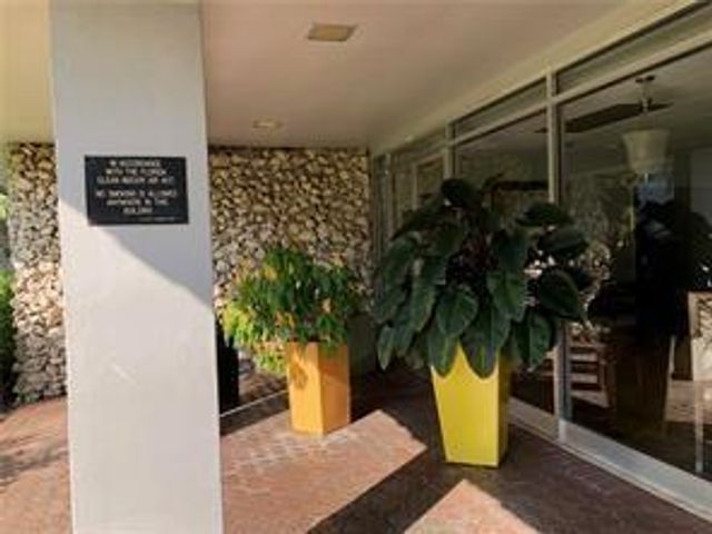 7877 Golf Circle Drive 211, Margate, FL 33063
