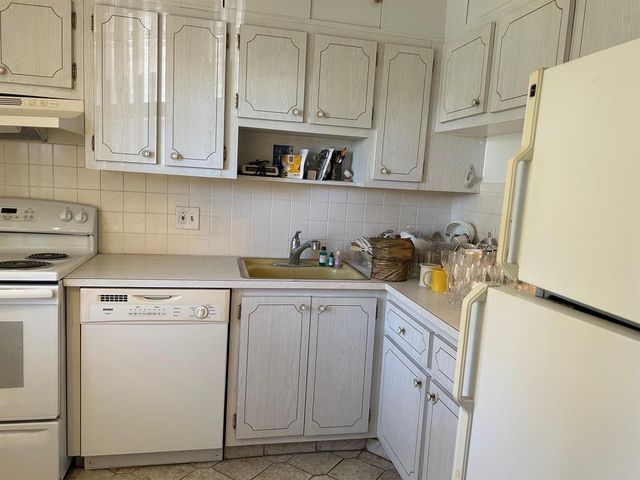 7877 Golf Circle Drive 211, Margate, FL 33063