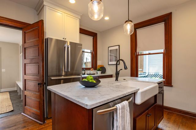 1937 Selby Avenue, Saint Paul, MN 55104