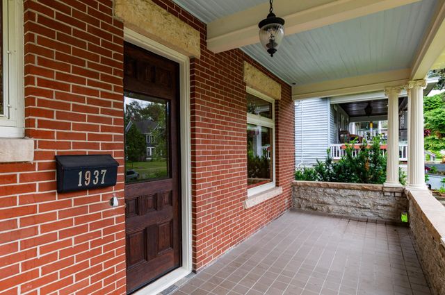 1937 Selby Avenue, Saint Paul, MN 55104