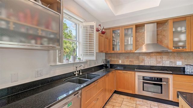 33 BISHOPS COURT ROAD 118, Osprey, FL 34229