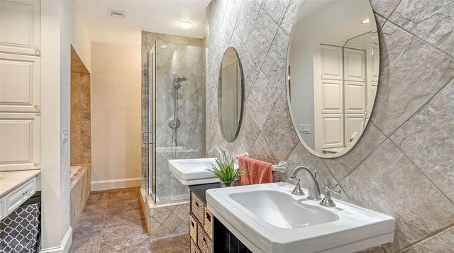 33 BISHOPS COURT ROAD 118, Osprey, FL 34229