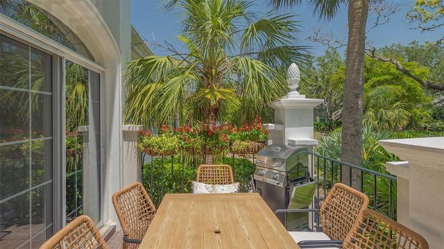 33 BISHOPS COURT ROAD 118, Osprey, FL 34229