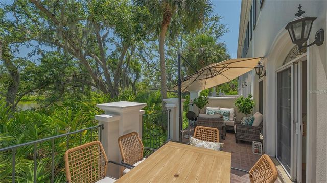 33 BISHOPS COURT ROAD 118, Osprey, FL 34229