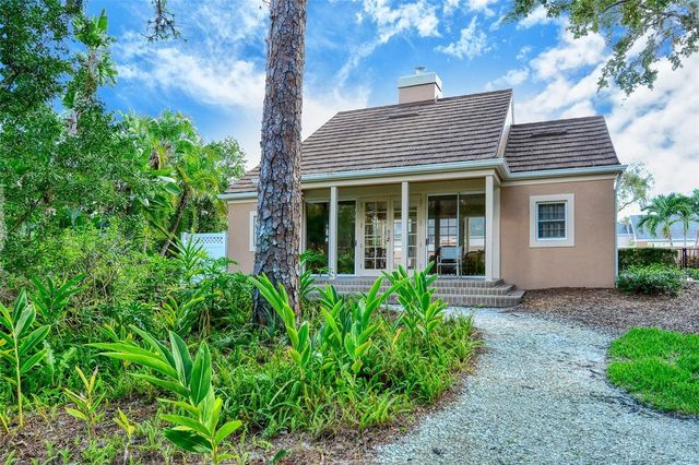 33 BISHOPS COURT ROAD 118, Osprey, FL 34229