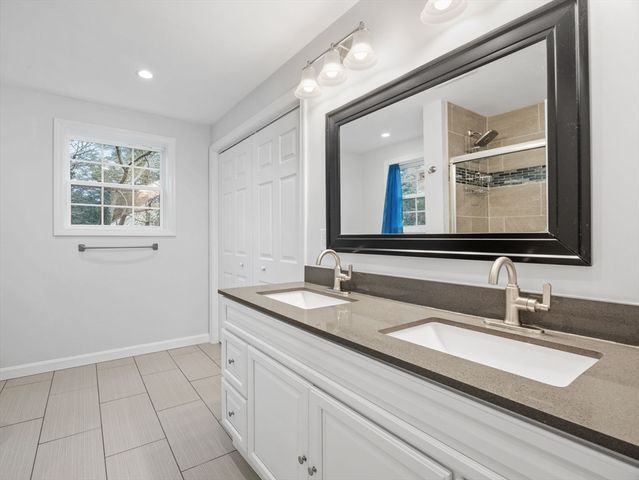 259 Park Ave, Wareham, MA 02538