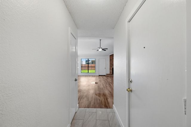 4238 Emerson Drive, Grand Prairie, TX 75052