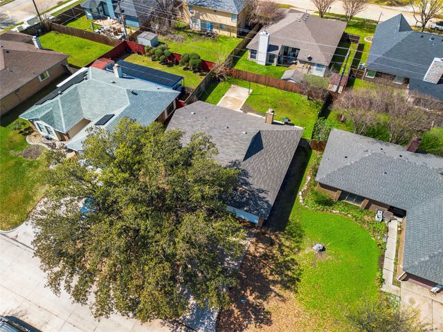 4238 Emerson Drive, Grand Prairie, TX 75052