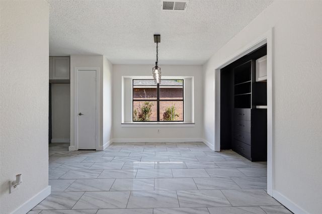 4238 Emerson Drive, Grand Prairie, TX 75052