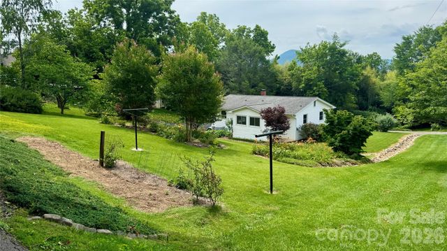 20 Ridge Cross Road, Asheville, NC 28805