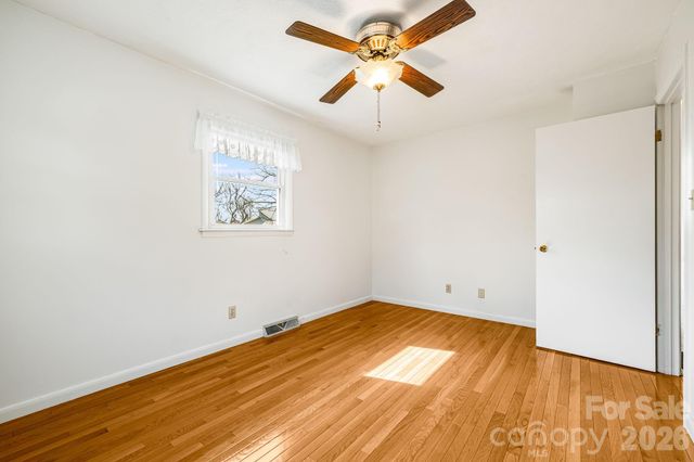 20 Ridge Cross Road, Asheville, NC 28805