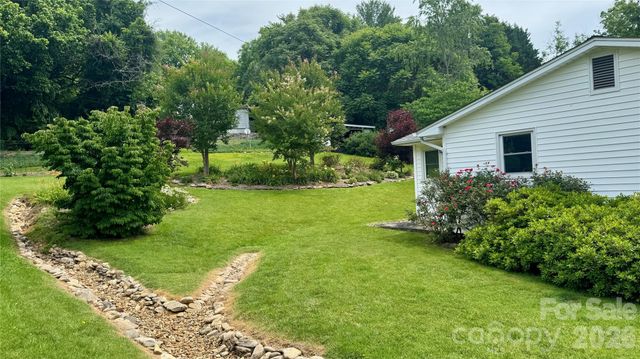 20 Ridge Cross Road, Asheville, NC 28805